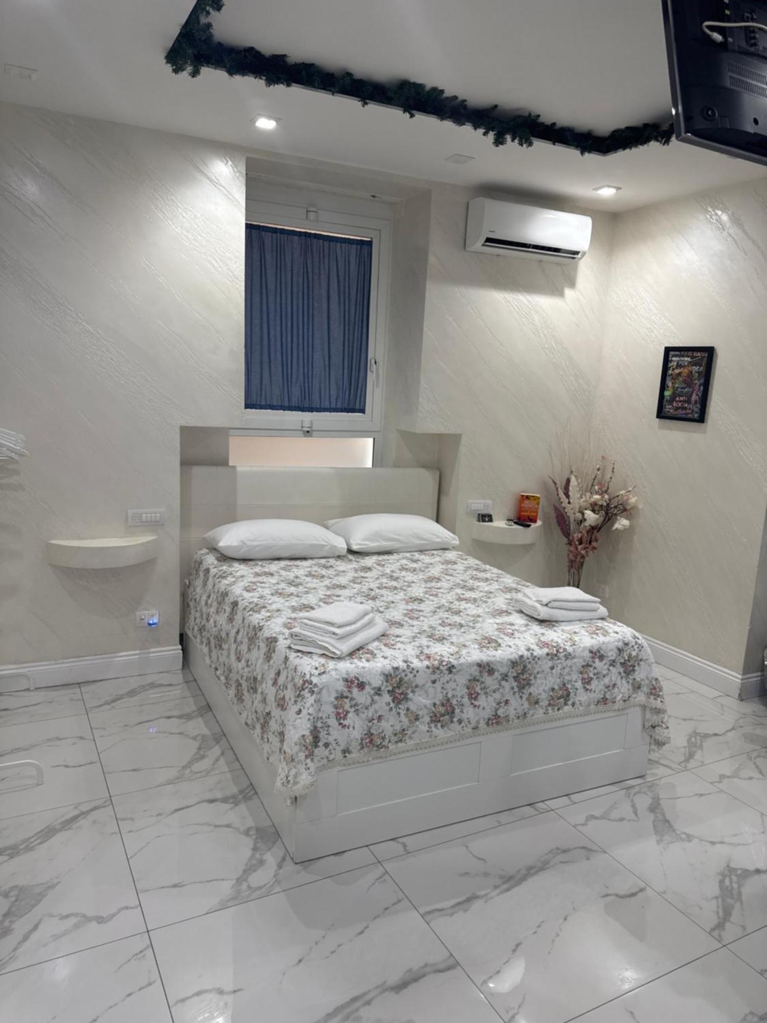 Appartement Duoarianna à Naples Extérieur photo